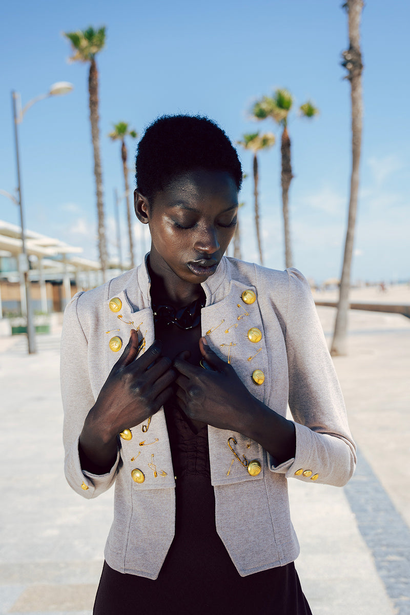 Chaqueta IMPERDIBLE beige