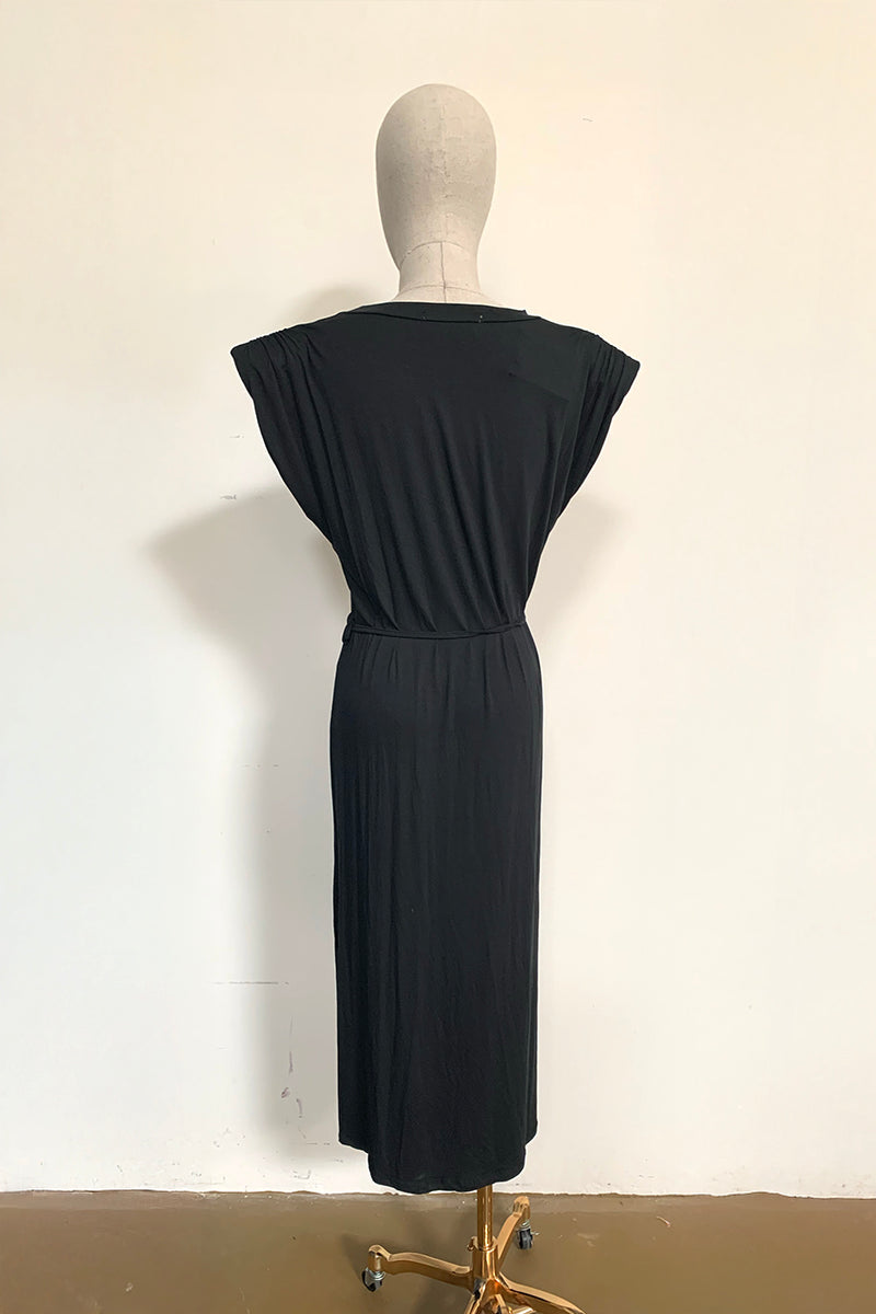 VESTIDO NEGRO CON CINTURÓN