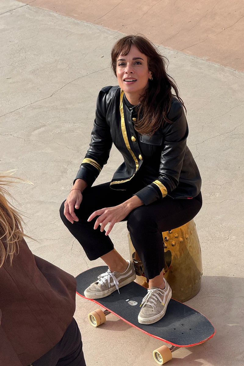 PREVENTA Chaqueta CONDECORADA cuero vegano negro