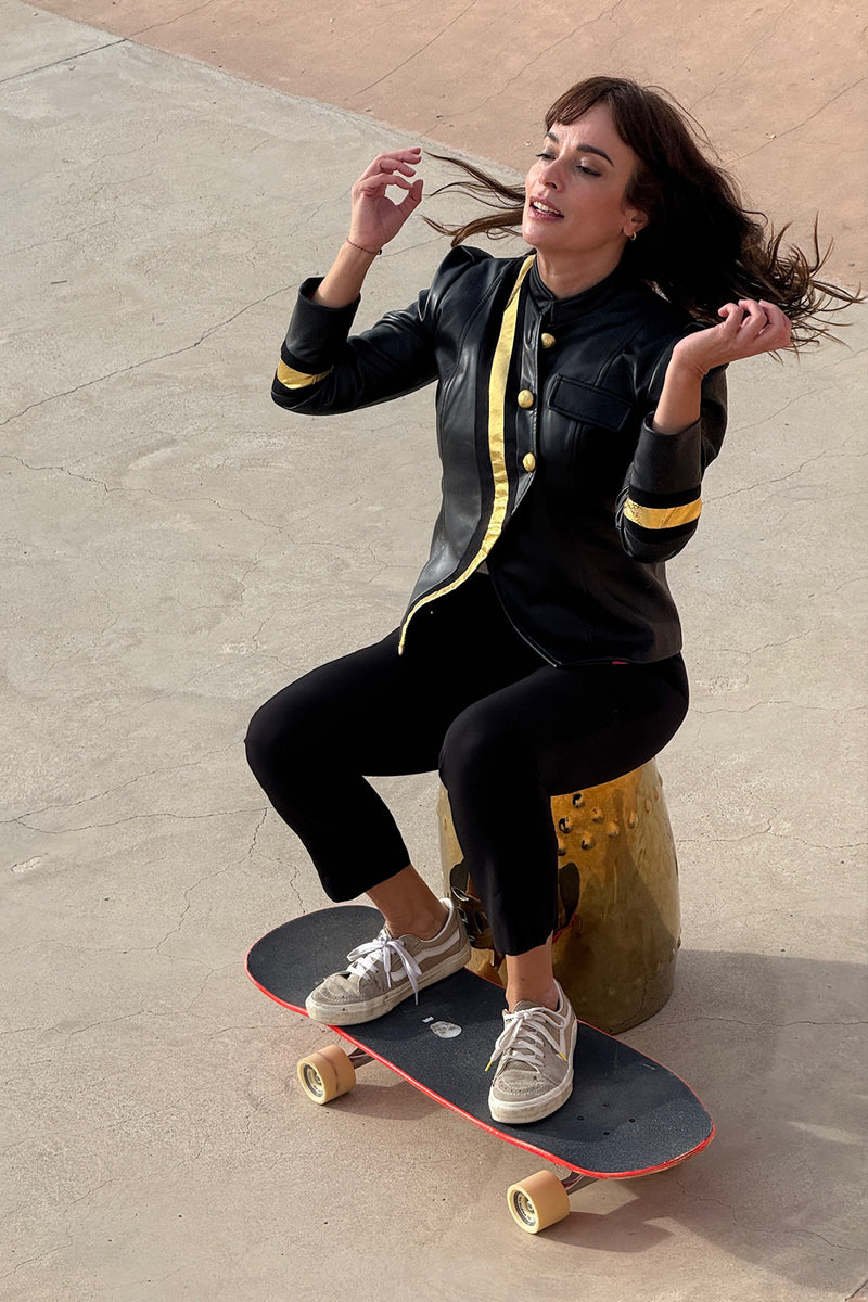 PREVENTA Chaqueta CONDECORADA cuero vegano negro