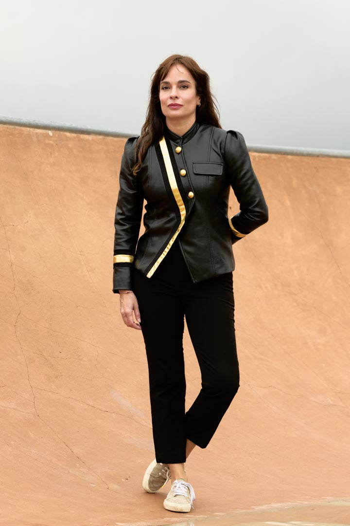 PREVENTA Chaqueta CONDECORADA cuero vegano negro